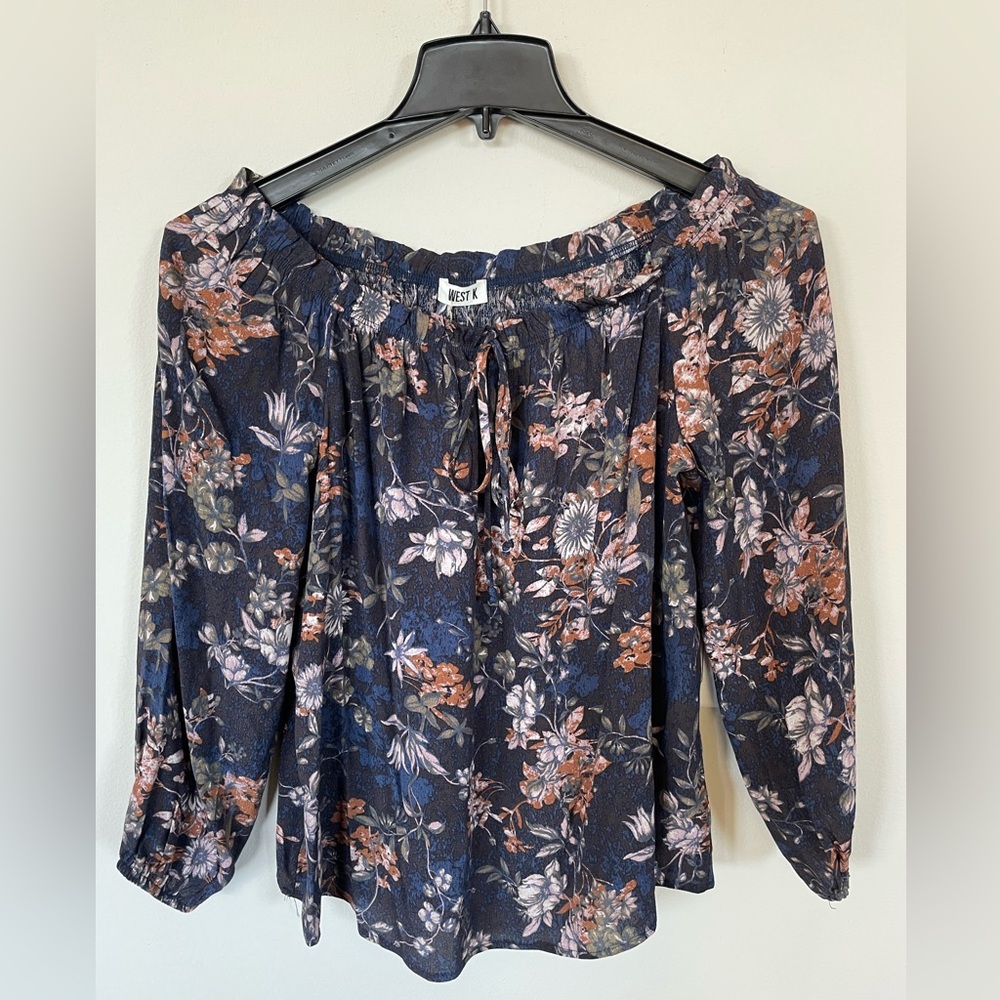 NWT WEST K Women's Blouse Floral 3/4 Sleeve Ruffle Keyhole Navy M Made in USA